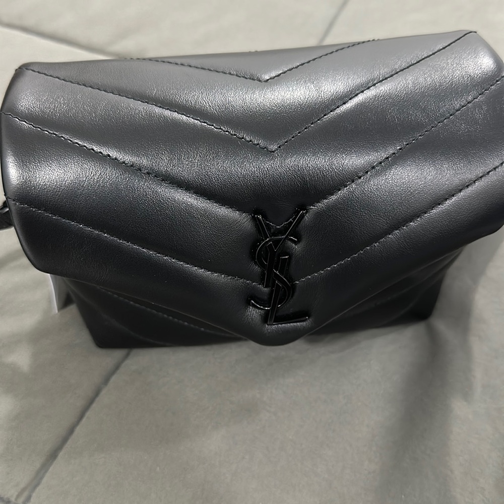 Ysl toy lou lou